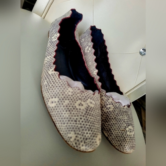 Chloe 100%Auth WomenScalloped Snakeskin Ballet Flats Genuine Leather Gray US 8.5 - Picture 3 of 16